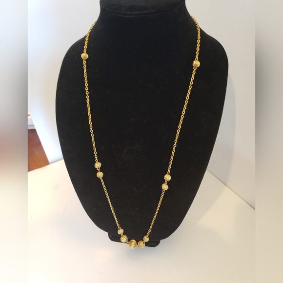 Bundle of four necklaces 1 Sarah Coventry gold tone, 1 beaded gold tone 1 nickel - Picture 4 of 6